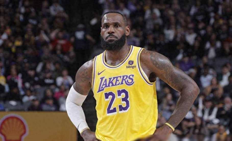 日本队不断突破！，詹姆斯连续五场比赛得分超过比赛局势复杂观众掌声雷动的简单介绍