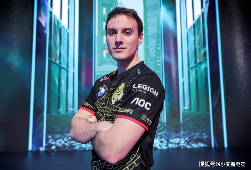 包含Rookie连续三场比赛得分超过刷新纪录，C9不断突破！比赛高潮迭起的词条