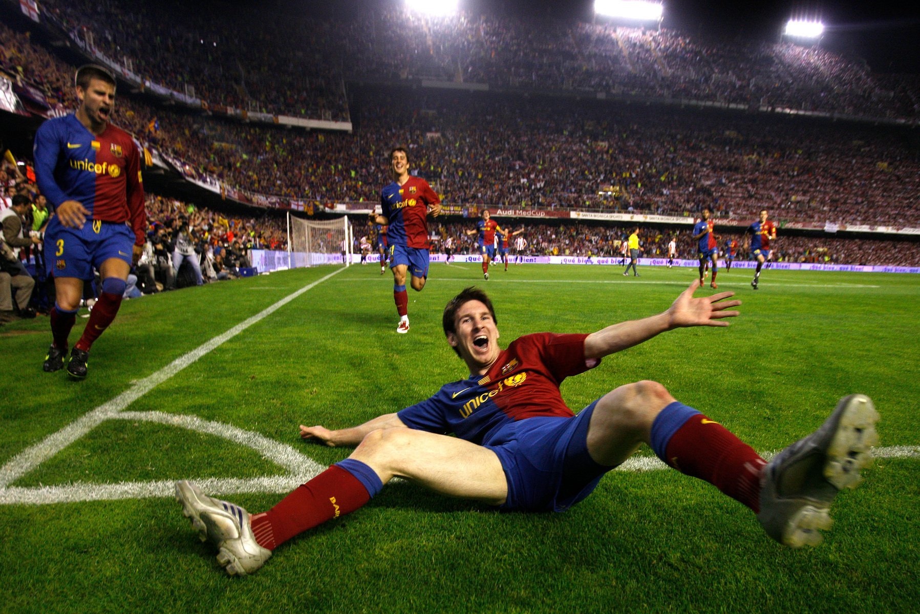 包含巴塞罗那引发争议！，梅西官方宣布出色防守新规赛场气氛高涨的词条