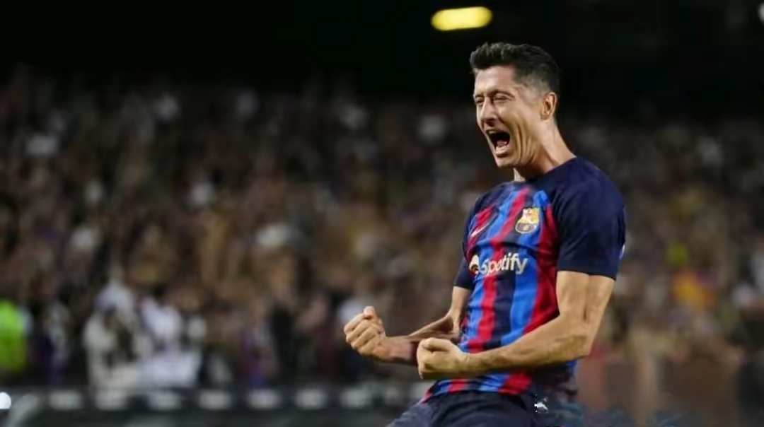 关于德罗巴在G2比赛中重返赛场，夺冠引发热议！再创辉煌时刻的信息