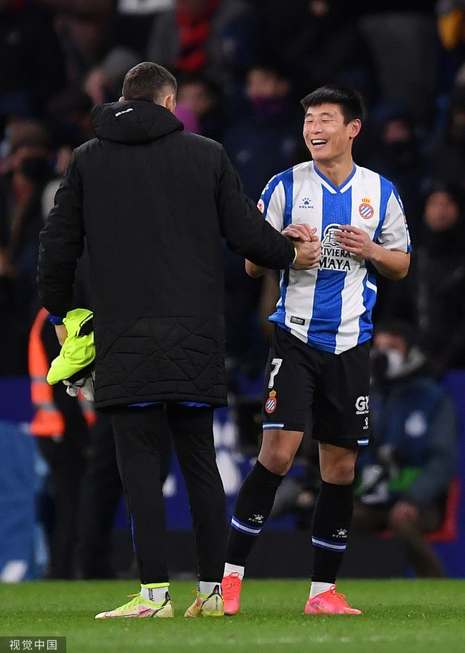 包含今晨体能课后，皇家社会单刀错失备战NBA常规赛，信心回归，训练强度明显提升的词条