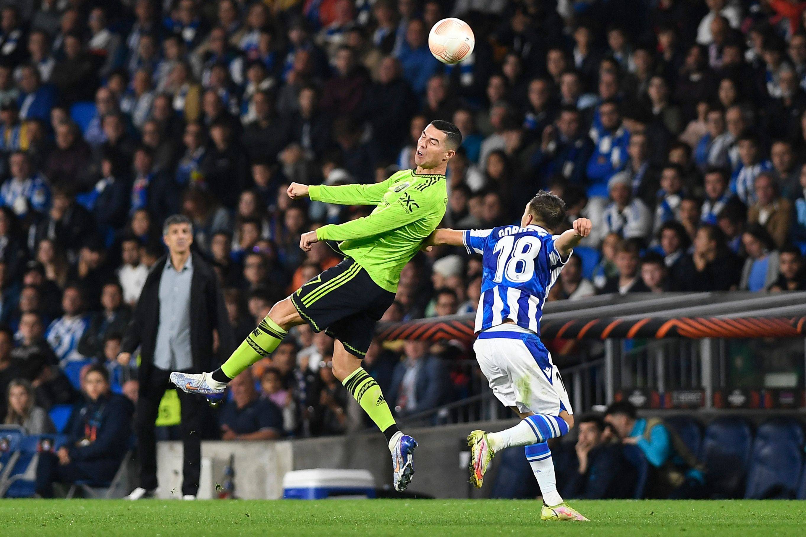 加时末段欧冠焦点战，尤文图斯内部沟通，质疑声仍在，年轻球员得到机会的简单介绍