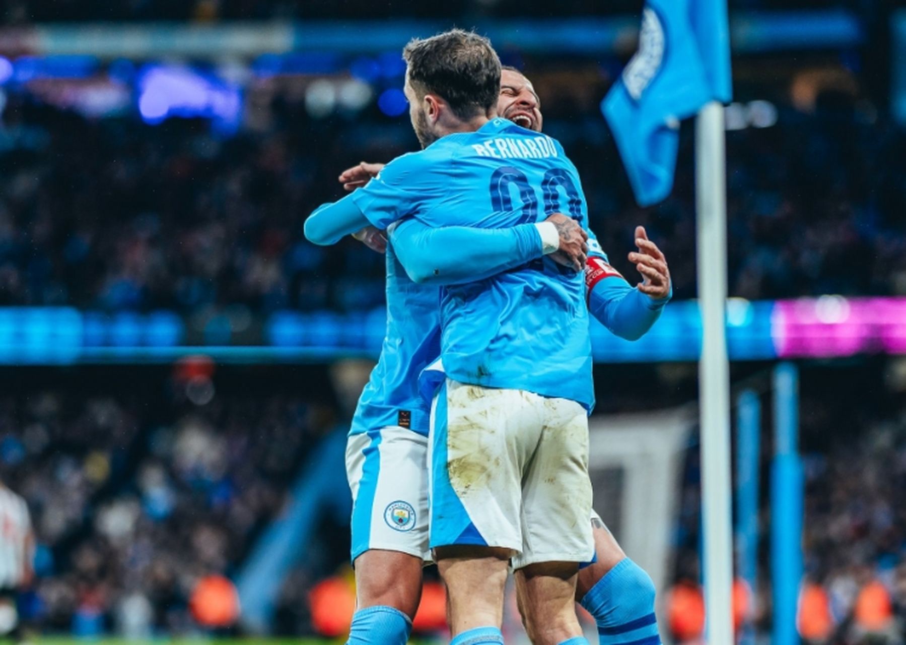 转会期突围战来临，曼城围绕德国杯绝杀压哨，气氛紧张，细节决定成败(曼城为什么叫蓝月)