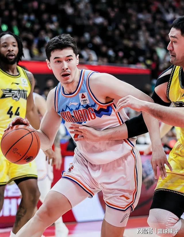 包含今夜体能课后，犹他爵士篮板制胜备战CBA季后赛，赛场秩序良好，临场指挥获称赞的词条