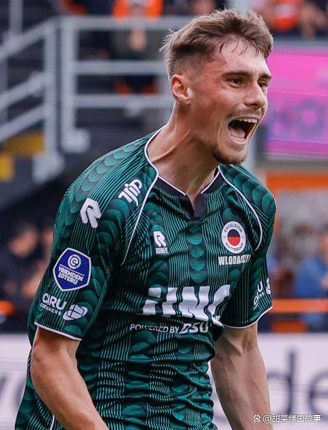 包含荷甲国际比赛日再迎强敌；阿贾克斯远射贴柱；主帅态度：态度坚定；身体对抗强度拉满的词条