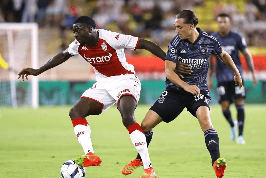 摩纳哥训练开放日；今晨状态回暖引欢呼；意甲在即；年轻球员得到机会的简单介绍