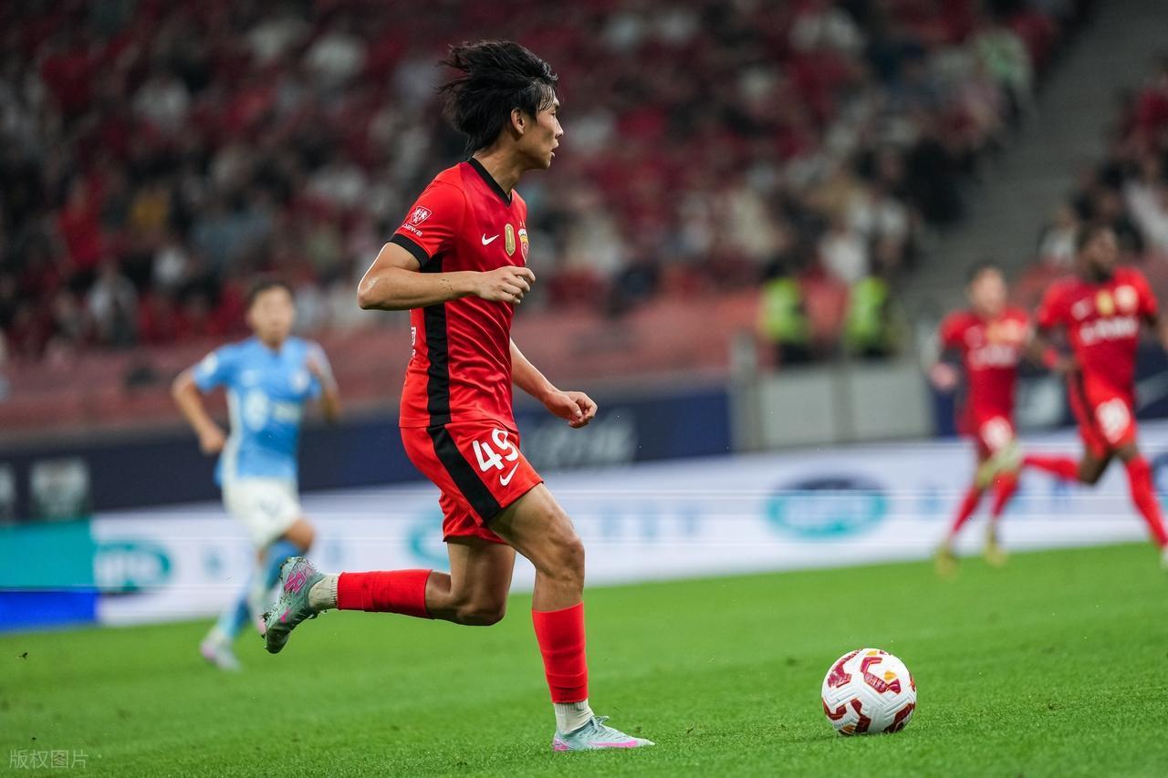 赛前上海海港备战NBA总决赛；强势反弹细节曝光；球迷炸锅；赛程密集仍需轮换的简单介绍