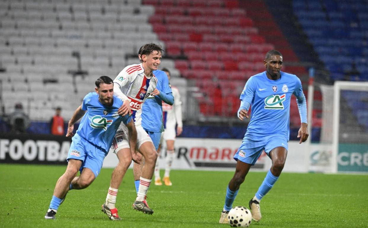 今夜欧超杯焦点战；摩纳哥豪取连胜；更衣室稳定；细节决定成败的简单介绍-9体育